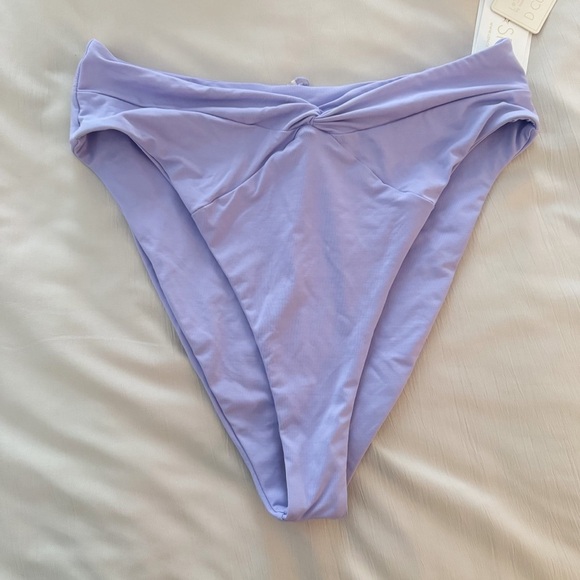 L*Space NWT Nancy Lee Bikini Bottom Bitsy Size L and Camellia top Wisteria L - Picture 12 of 16